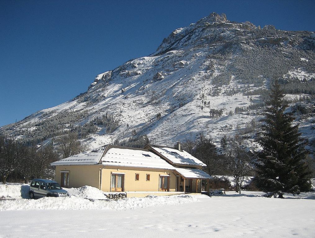 Chambres D'Hotes La Pierre D'Oran LʼArgentière-la-Bessée Bagian luar foto
