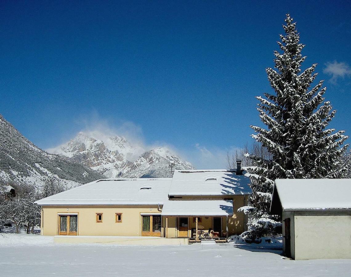 Chambres D'Hotes La Pierre D'Oran LʼArgentière-la-Bessée Bagian luar foto