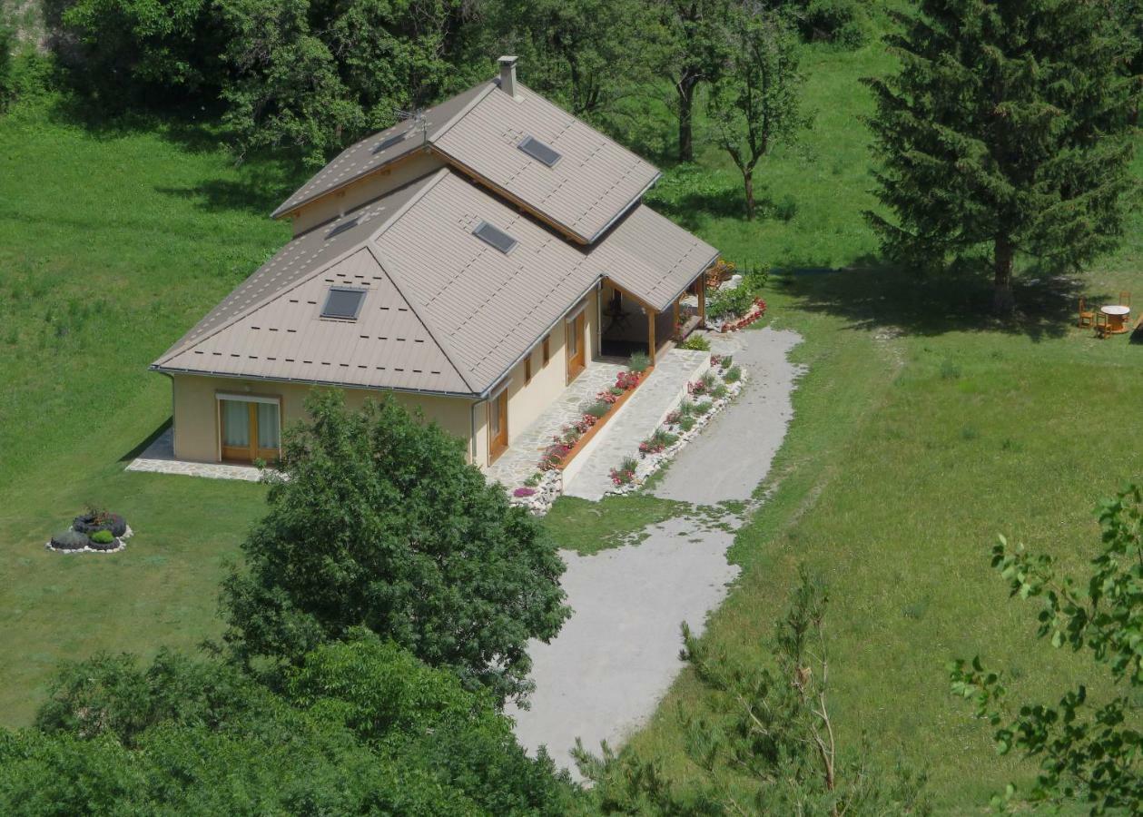 Chambres D'Hotes La Pierre D'Oran LʼArgentière-la-Bessée Bagian luar foto
