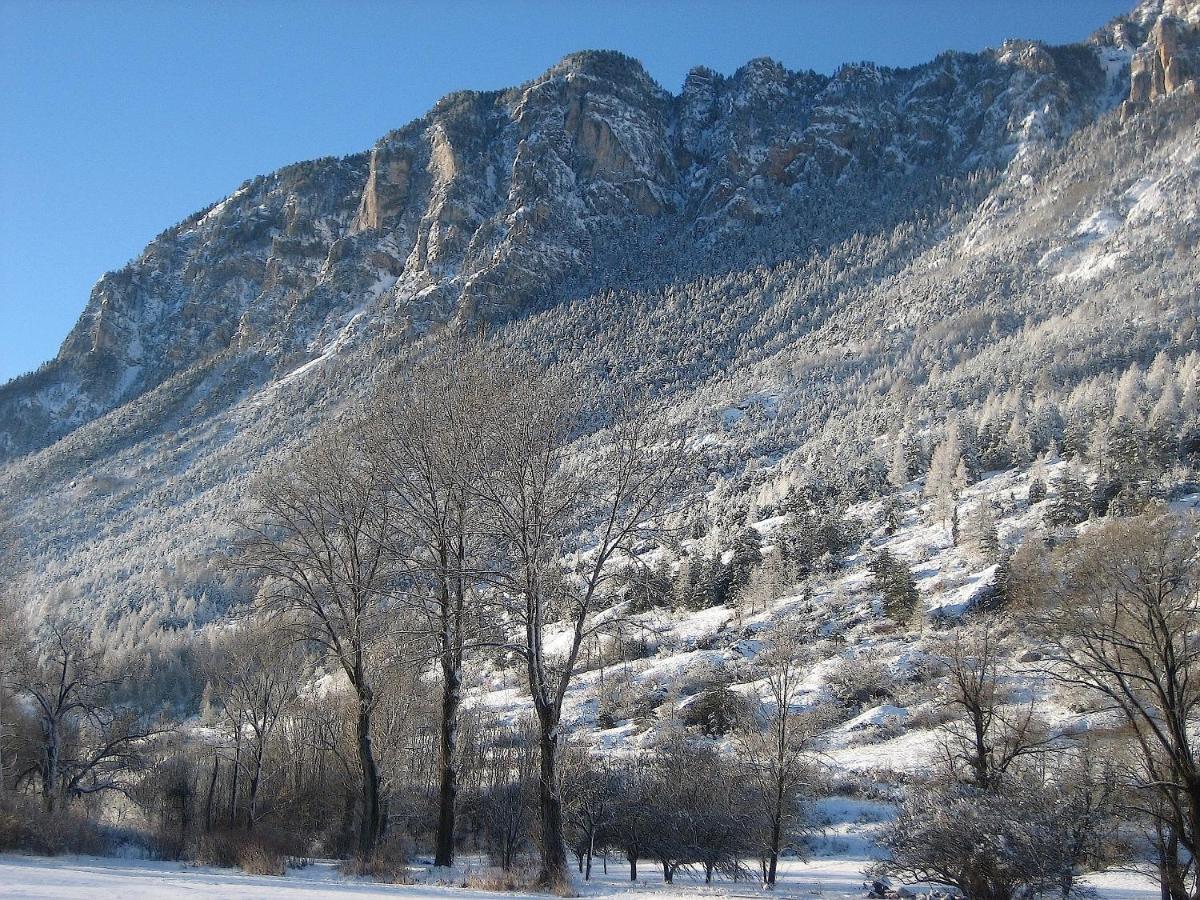 Chambres D'Hotes La Pierre D'Oran LʼArgentière-la-Bessée Ruang foto
